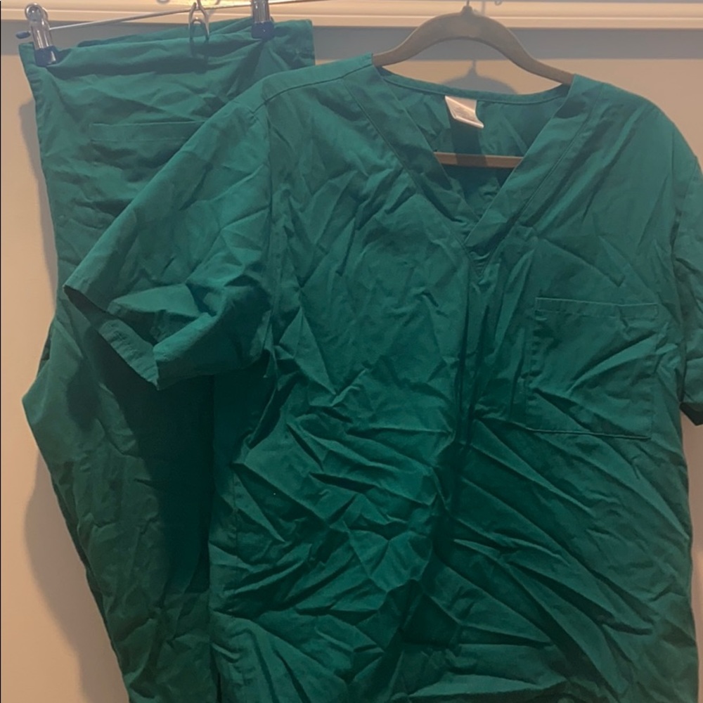 Green scrubs set